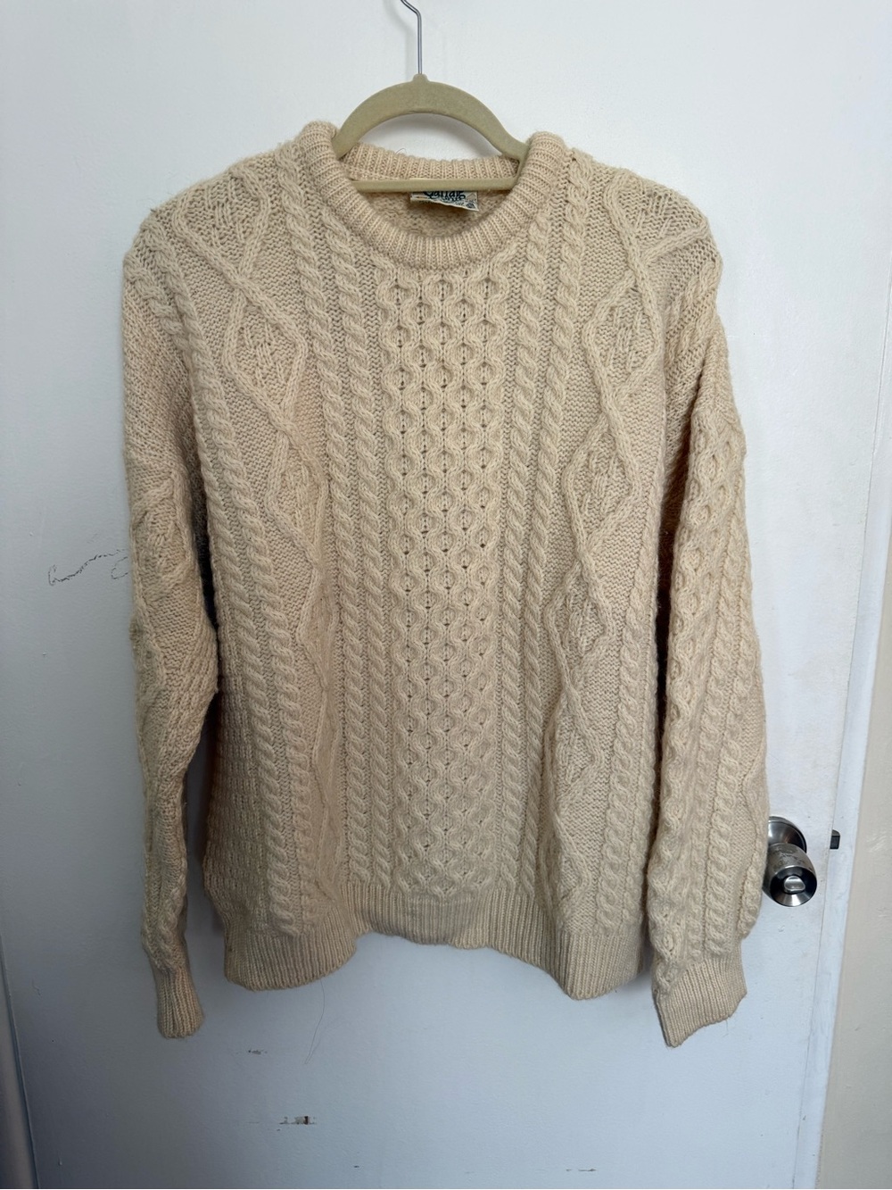 Carraig Donn Irish Aran Wool Fisherman Sweater Rory Gilmore - M